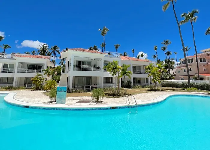 Las Terrazas VIP Pool Beach Club & Spa